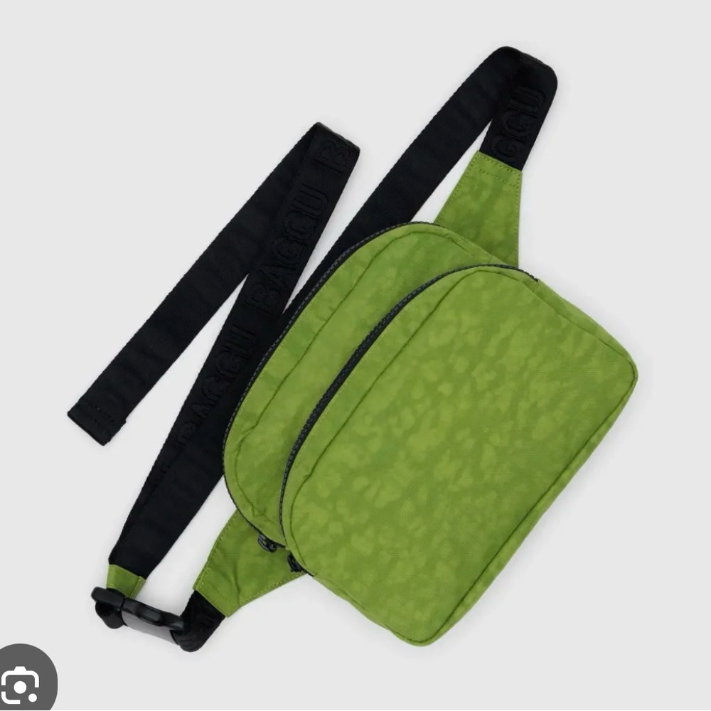 EUC Baggu Fanny in Green Juice